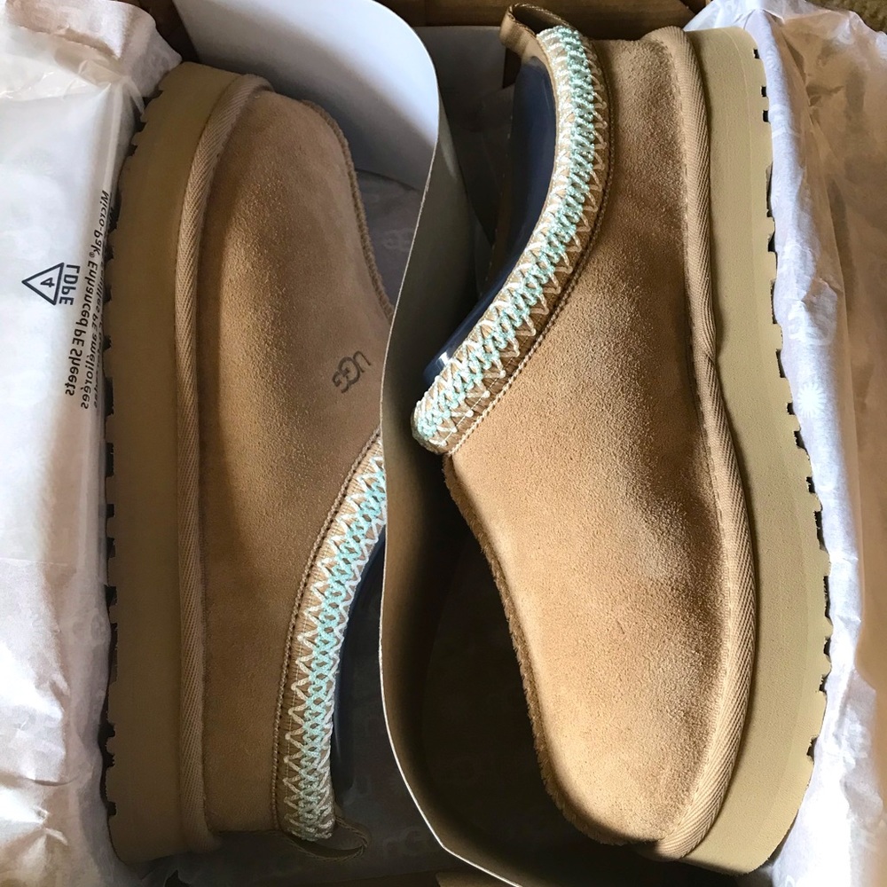 Authentic New Ugg Tazz ((platform Tasman) kids’ Sz 6 (Women’s 7.5) Pretty Sand!